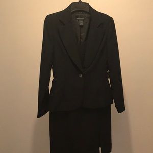MODA International two piece dress suit